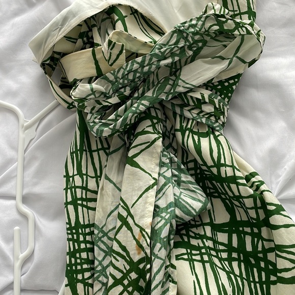 Zara dress with bow - Picture 3 of 5